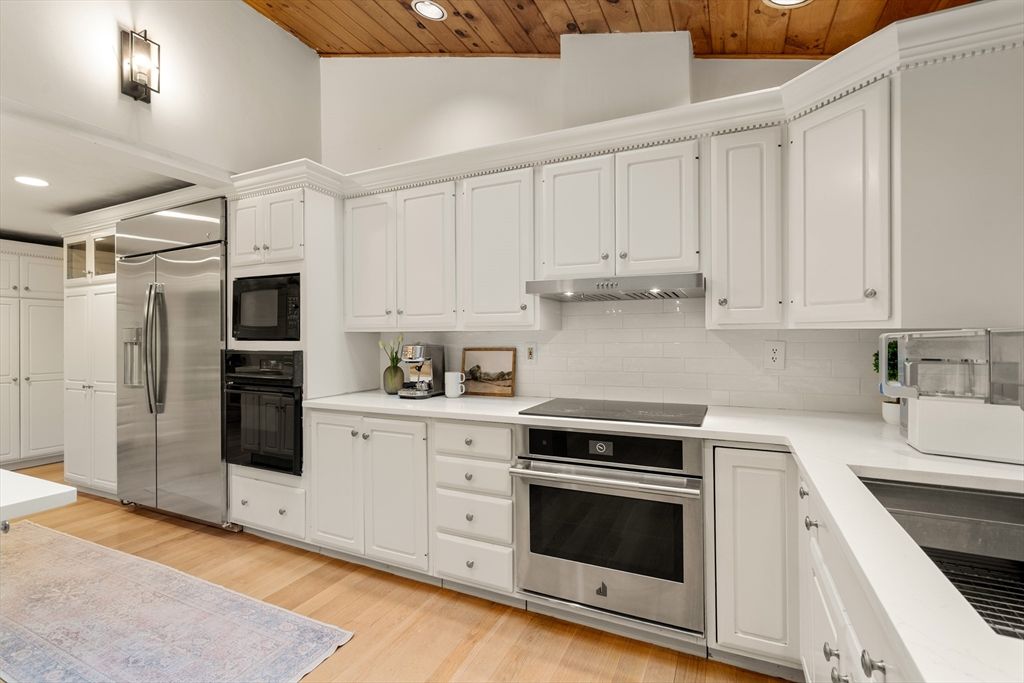 Interior, Kitchen, Recessed Lighting, Stainless Steel Appliances, Wooden Ceilings, Wood Texture Flooring