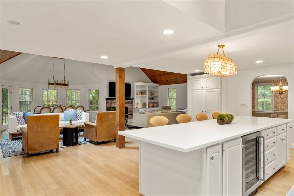 Chandelier, Dining room, Interior, Kitchen, Living room, Pendant Lights, Recessed Lighting, Wooden Ceilings, Wood Texture Flooring