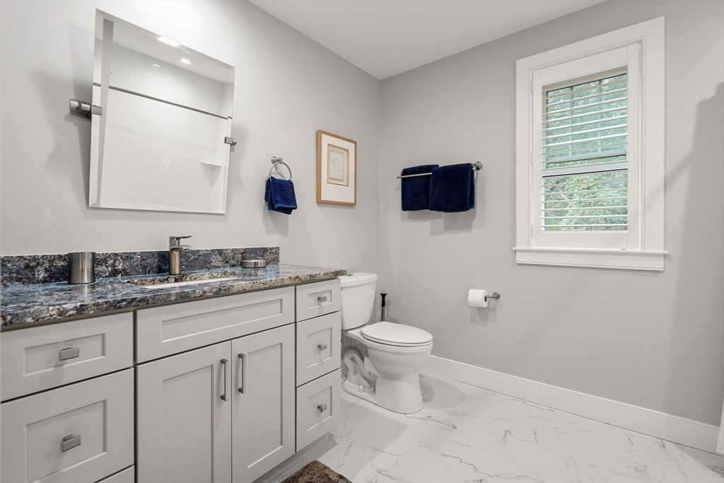 Bathroom, Interior, Marble, Recessed Lighting