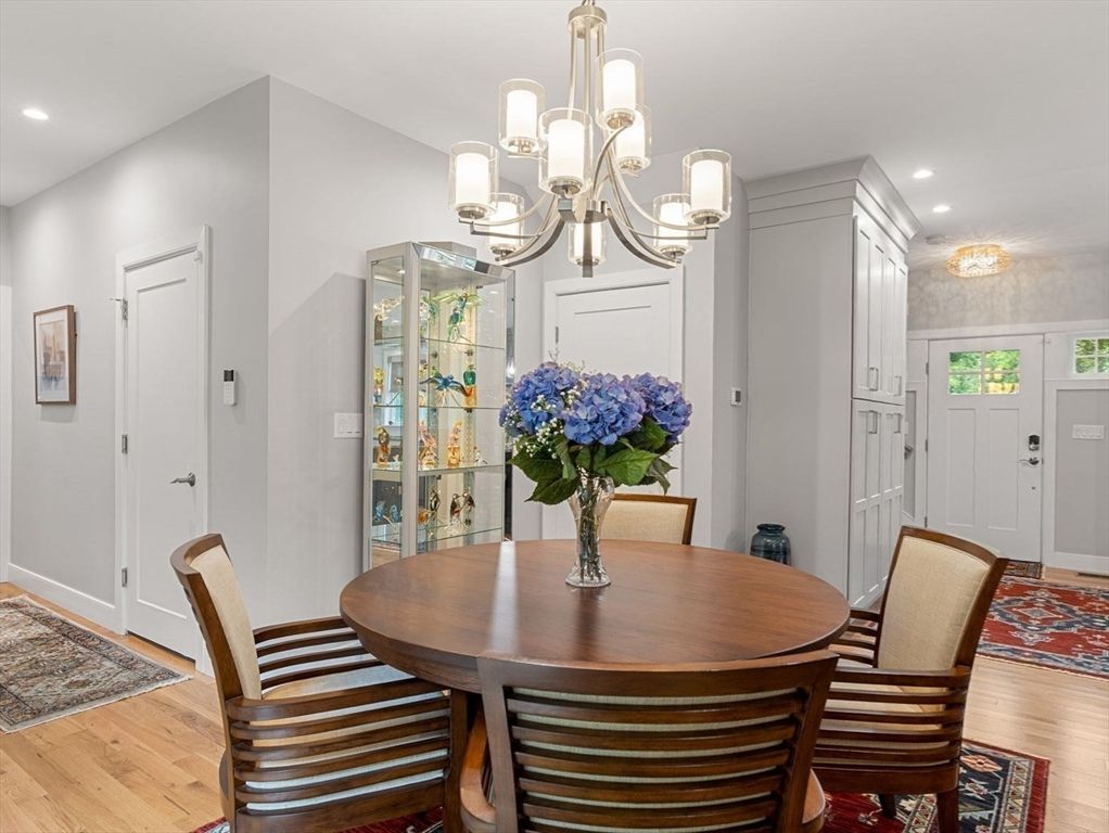 Chandelier, Dining room, Interior, Recessed Lighting, Wood Texture Flooring
