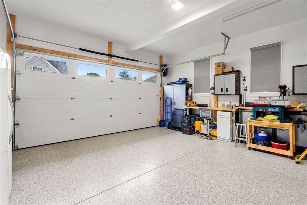 Garage, Interior