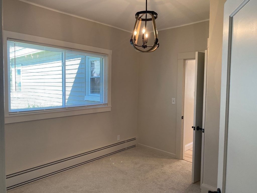 Empty room, Interior, Pendant Lights