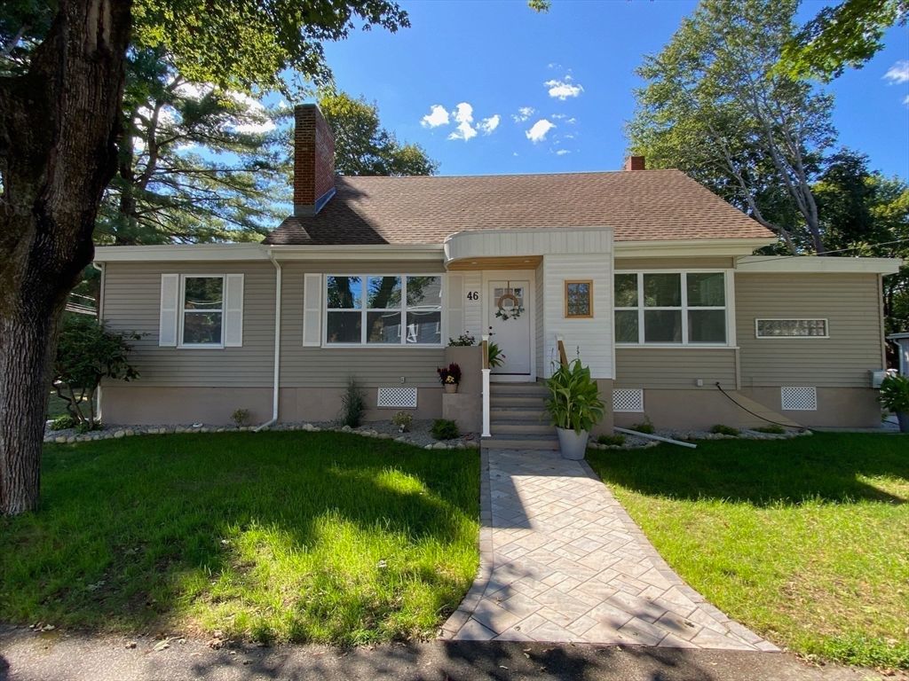 Exterior, Facade, Cape Cod