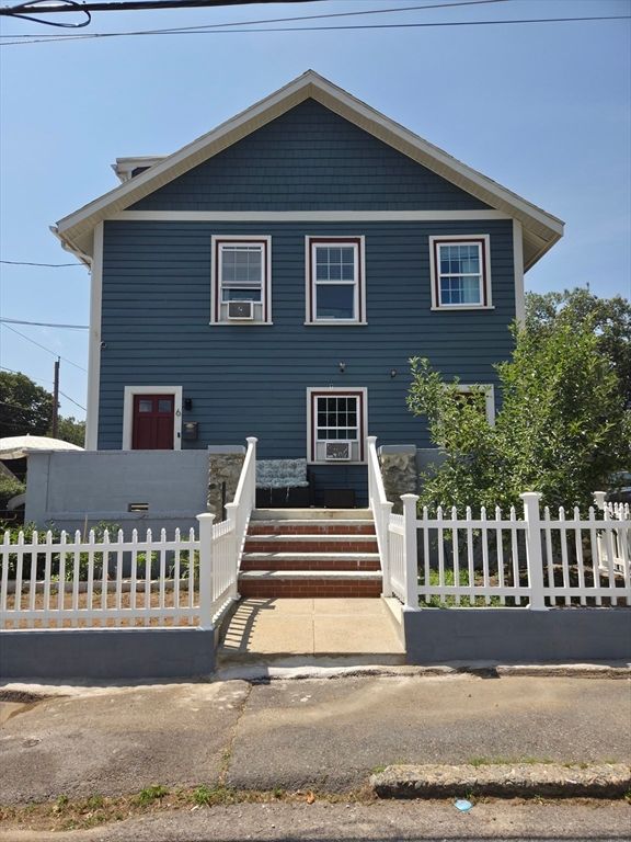 Exterior, Facade, Queen Anne Victorian