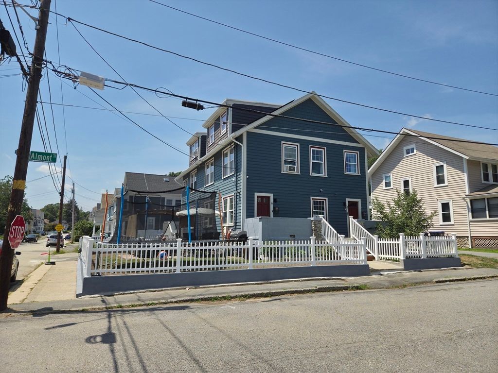Exterior, Facade, Queen Anne Victorian