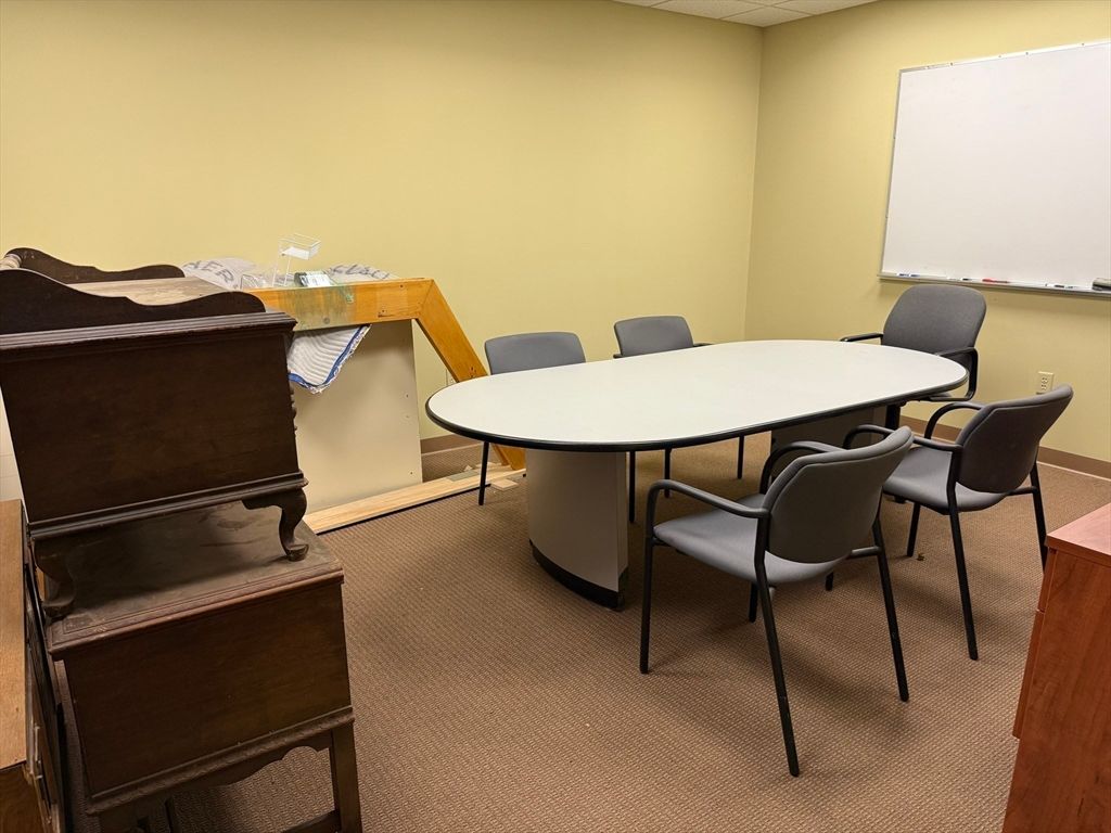 Dining room, Interior