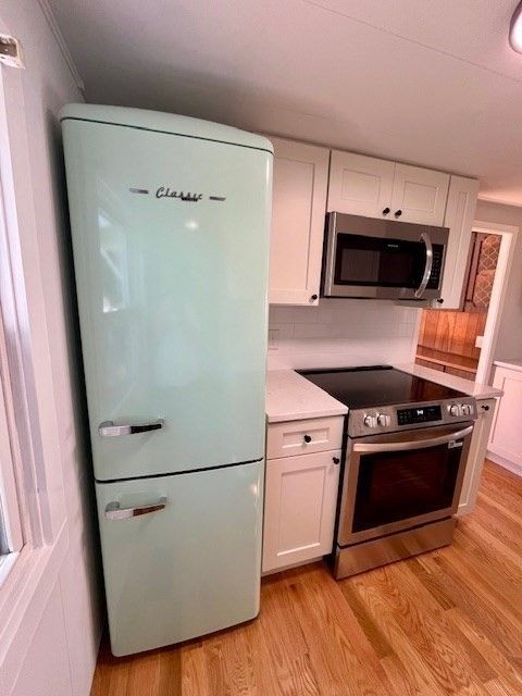 Interior, Kitchen, Stainless Steel Appliances, Wood Texture Flooring