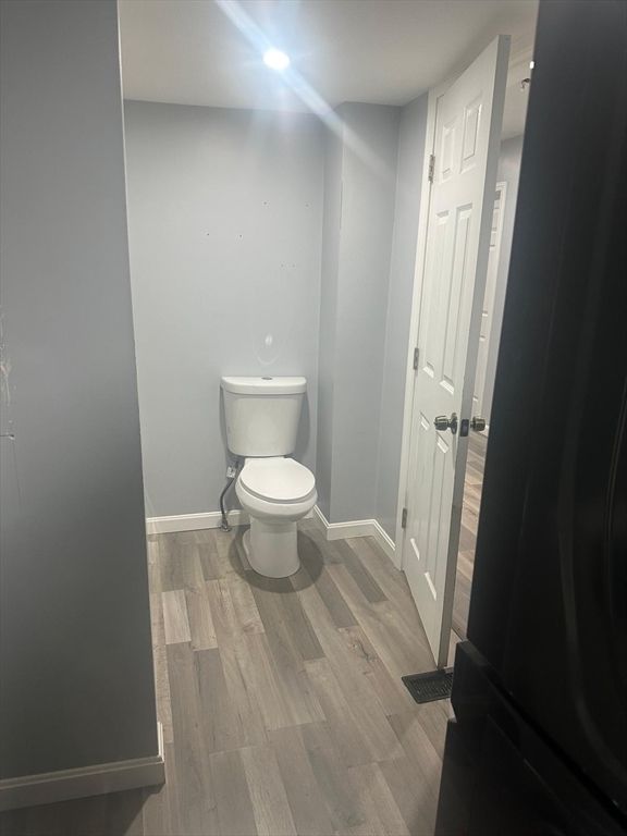 Bathroom, Interior, Recessed Lighting, Wood Texture Flooring