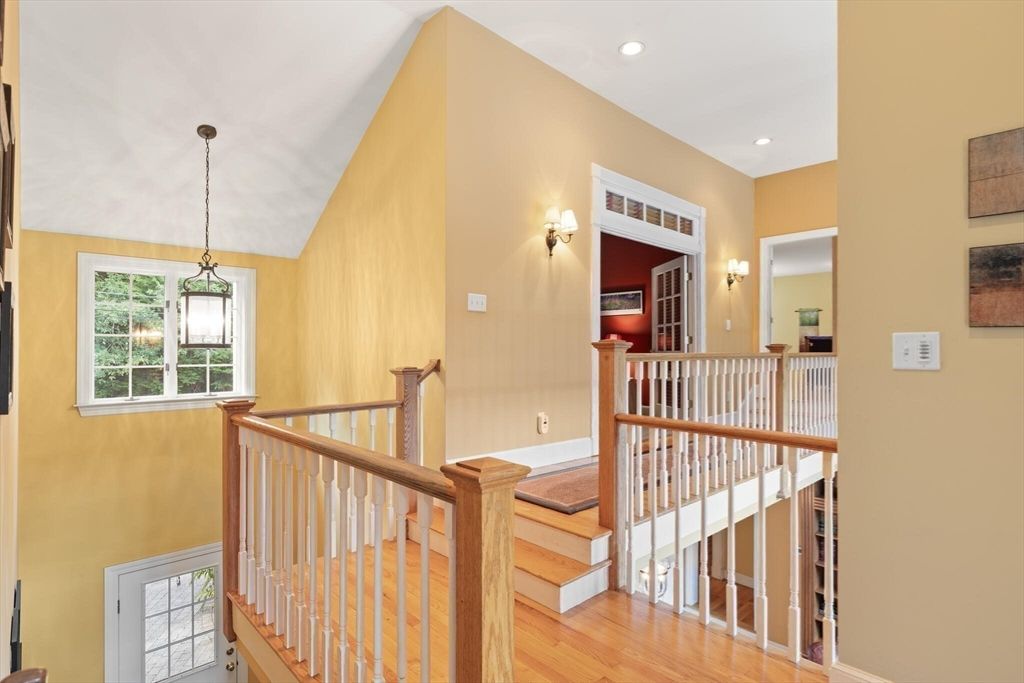 Interior, Pendant Lights, Recessed Lighting, Wood Texture Flooring