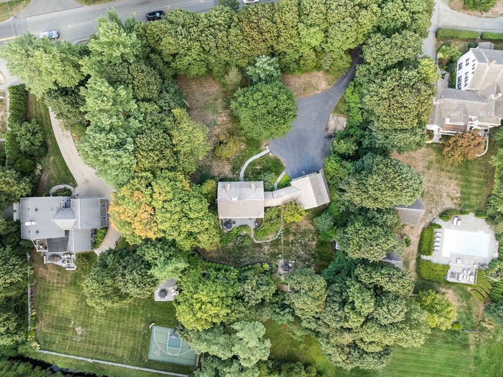 Exterior, Drone