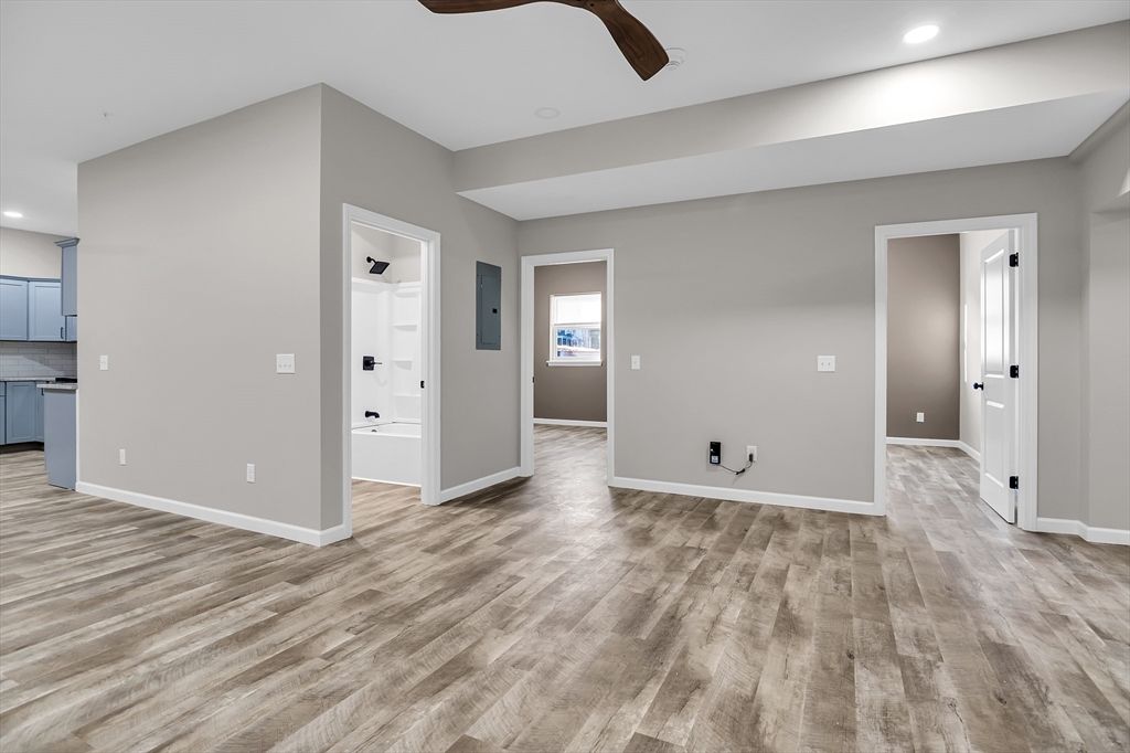 Empty room, Interior, Recessed Lighting, Wood Texture Flooring