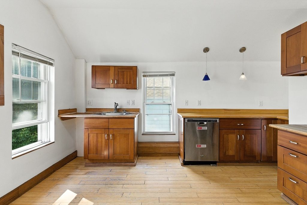 Interior, Kitchen, Pendant Lights, Wood Texture Flooring