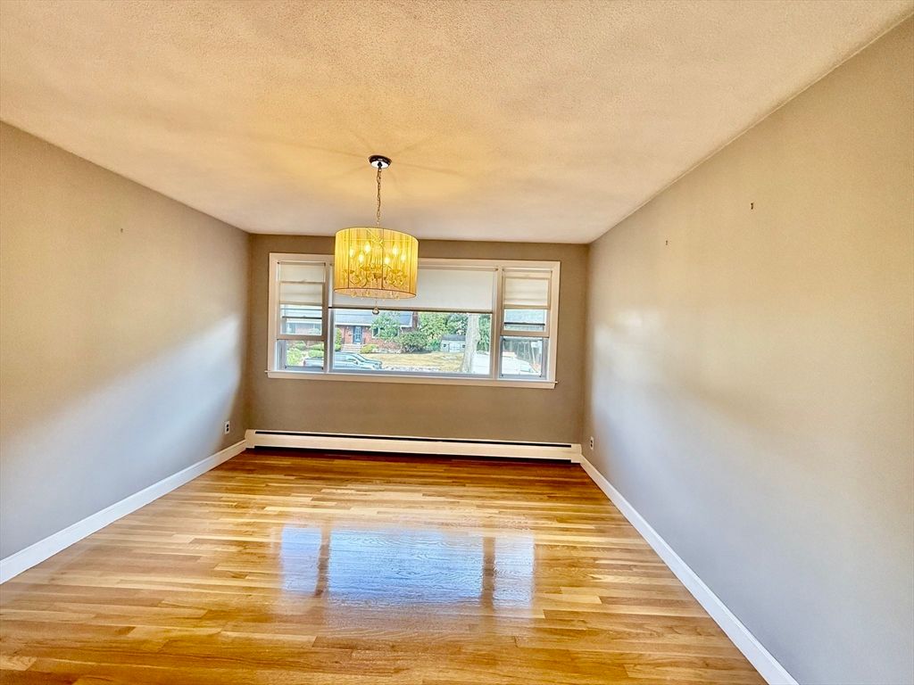 Empty room, Interior, Pendant Lights, Wood Texture Flooring