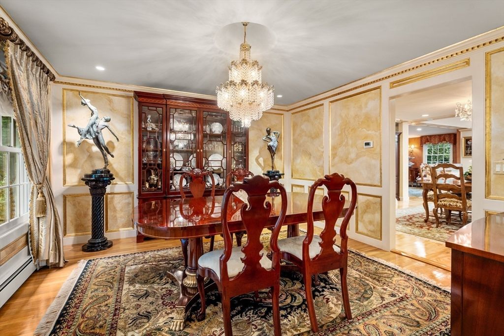 Chandelier, Dining room, Interior, Recessed Lighting, Wood Texture Flooring