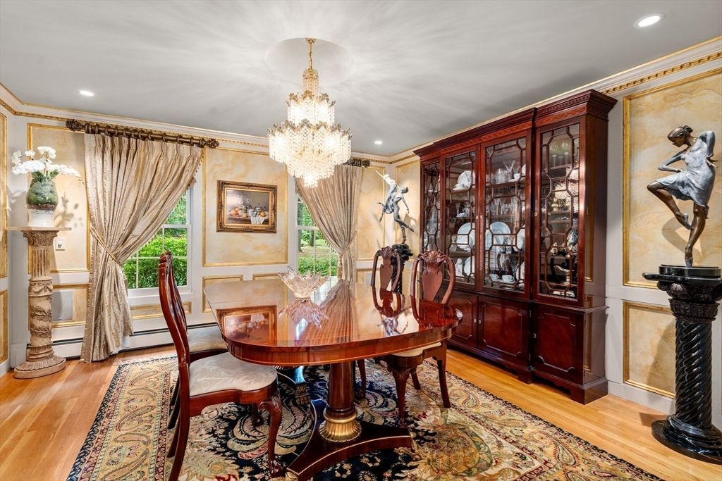 Chandelier, Dining room, Interior, Recessed Lighting, Wood Texture Flooring