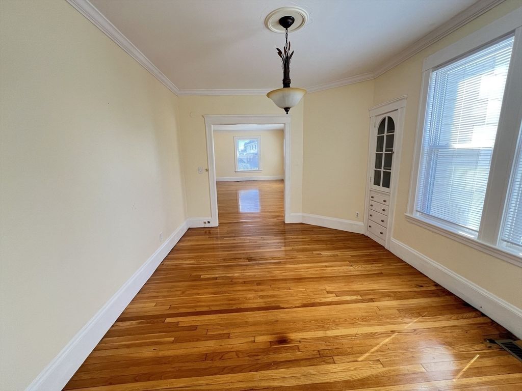 Empty room, Interior, Pendant Lights, Wood Texture Flooring