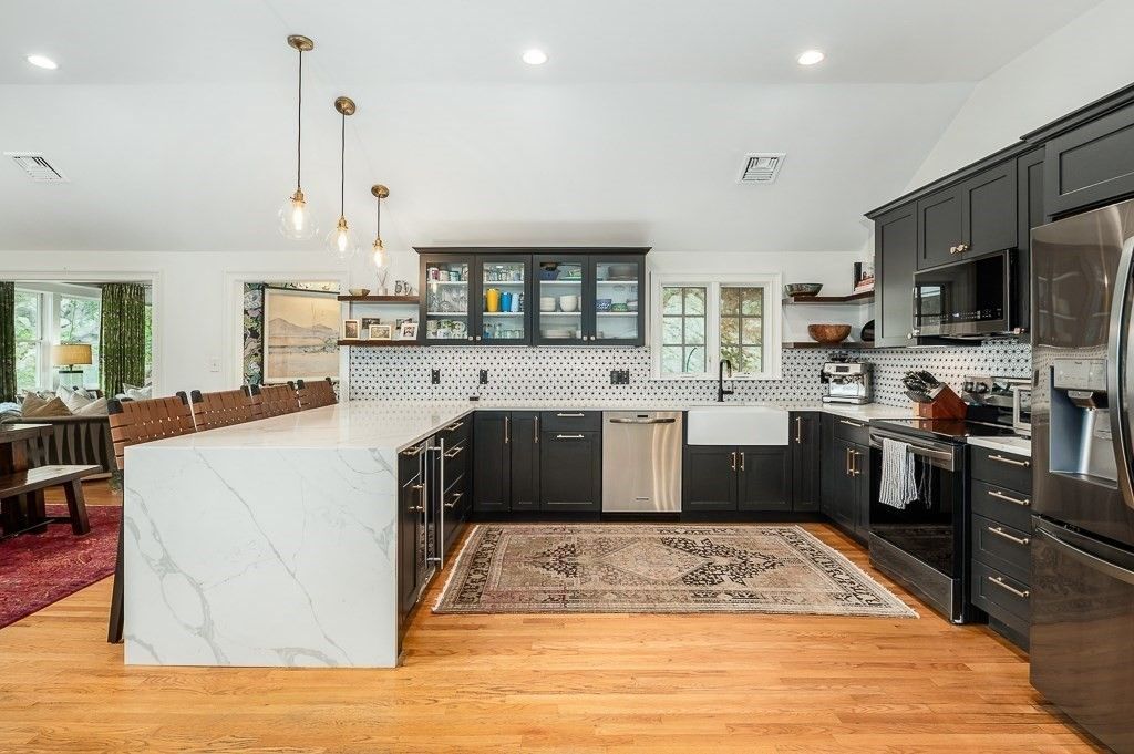 Dining room, Interior, Kitchen, Pendant Lights, Recessed Lighting, Stainless Steel Appliances, Wood Texture Flooring