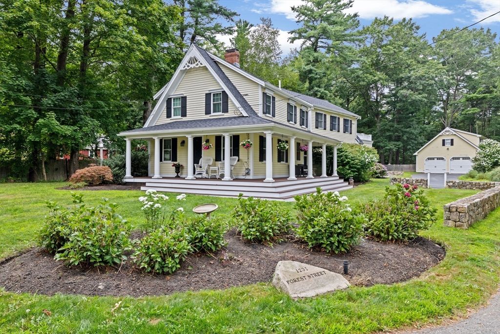 Backyard, Detached Garage, Exterior