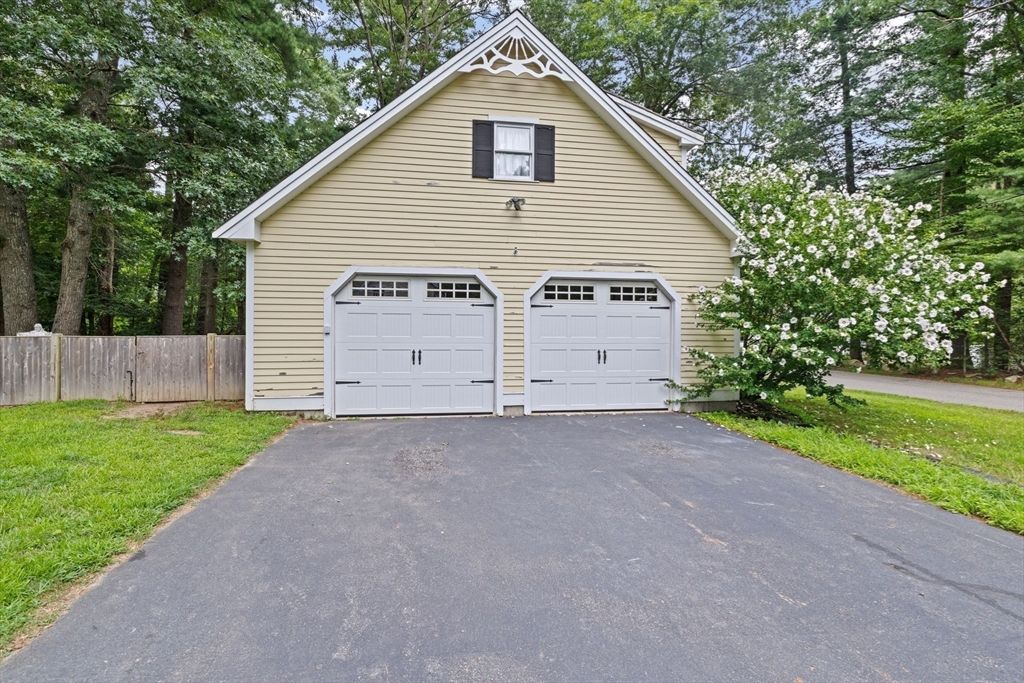 Detached Garage, Exterior