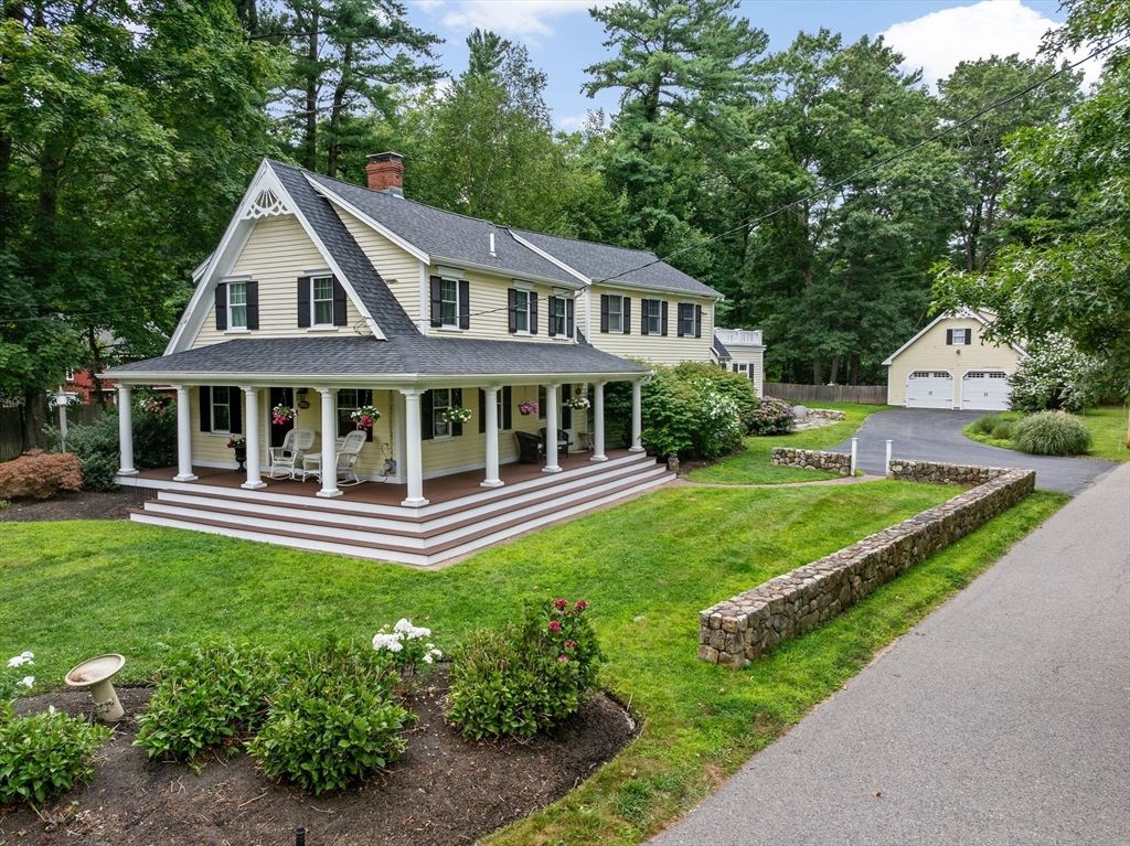 Backyard, Detached Garage, Exterior