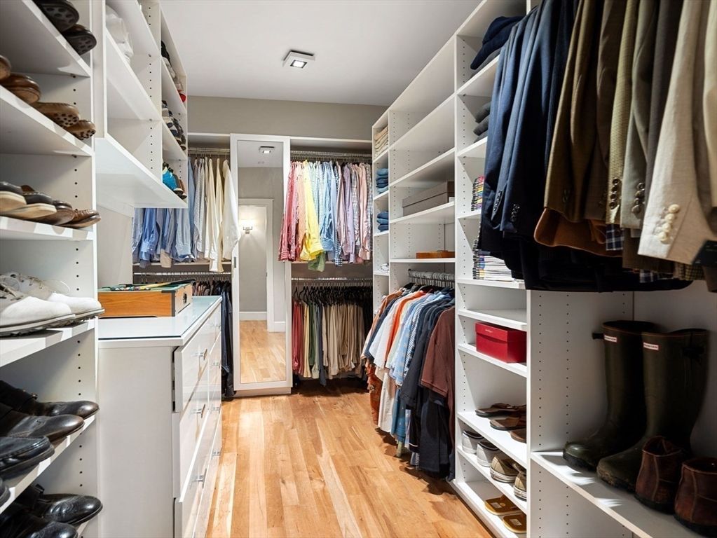 Interior, Recessed Lighting, Walk-in Closets, Wood Texture Flooring