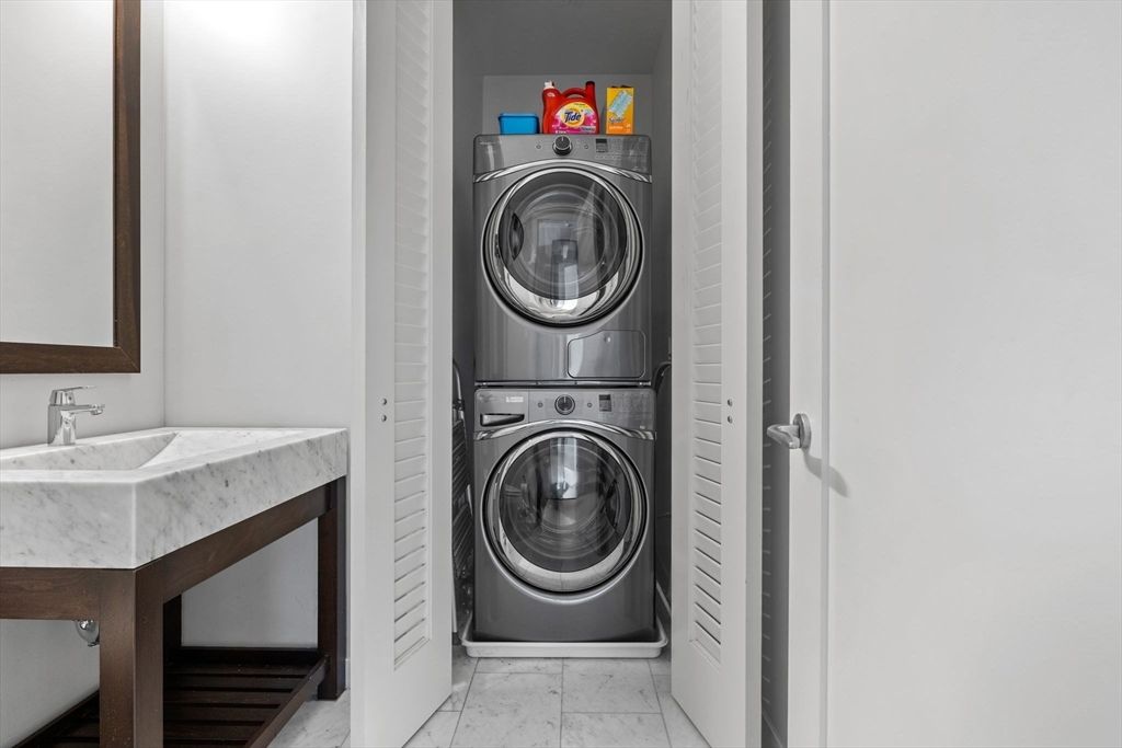 Interior, Marble, Utility Closets, Washer