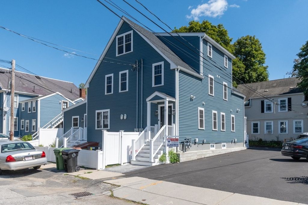 Exterior, Facade, Queen Anne Victorian