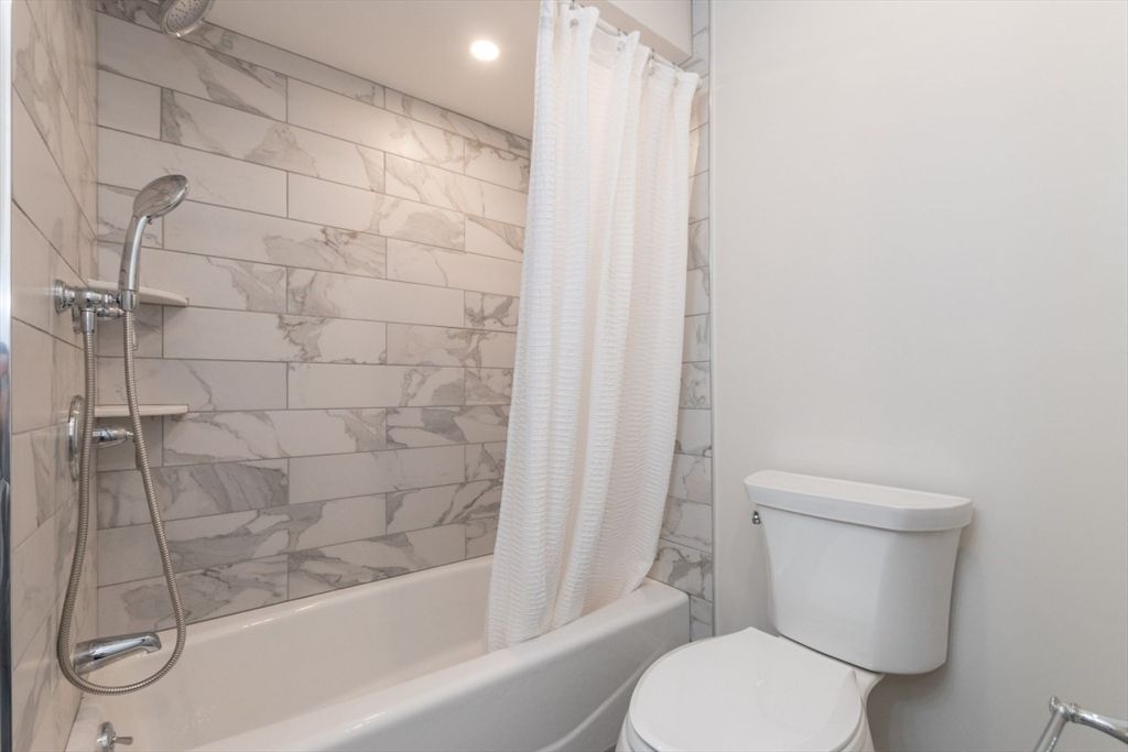 Bathroom, Interior, Marble Walls, Recessed Lighting
