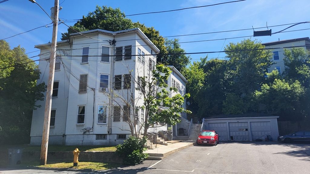 Detached Garage, Exterior, Facade, Rowhouse