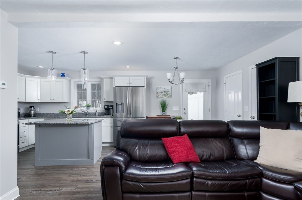 Interior, Kitchen, Living room, Pendant Lights, Recessed Lighting, Stainless Steel Appliances, Wood Texture Flooring