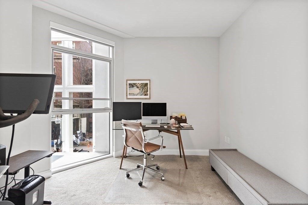 Home Office, Interior