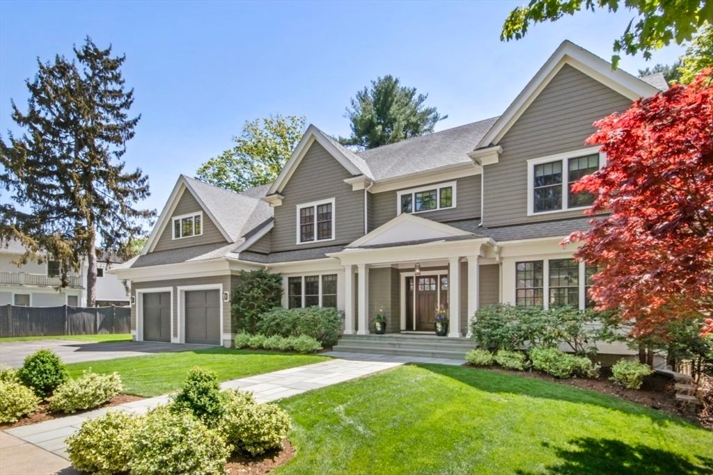 Attached, Exterior, Facade, Farmhouse