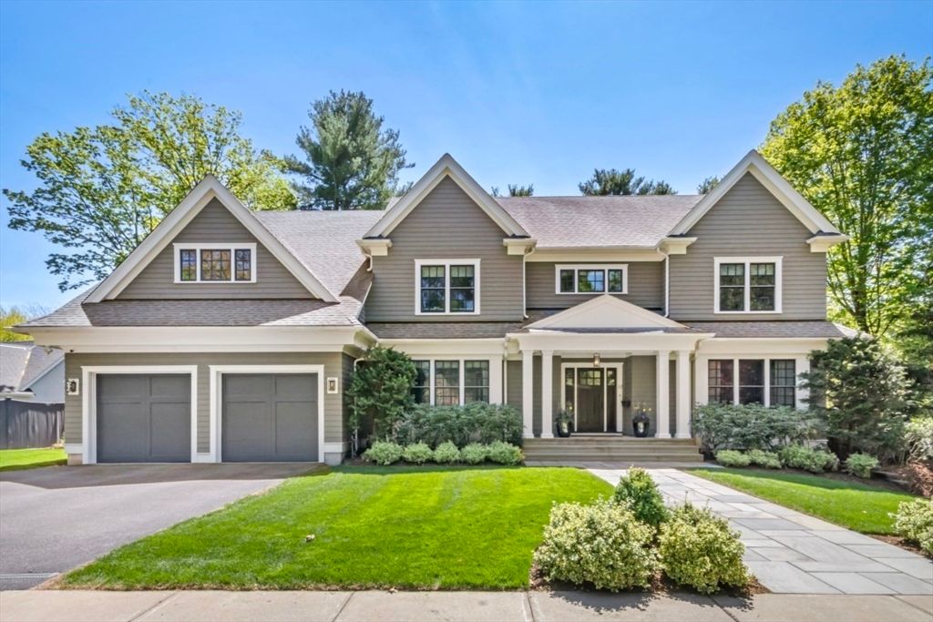 Attached, Exterior, Facade, Farmhouse