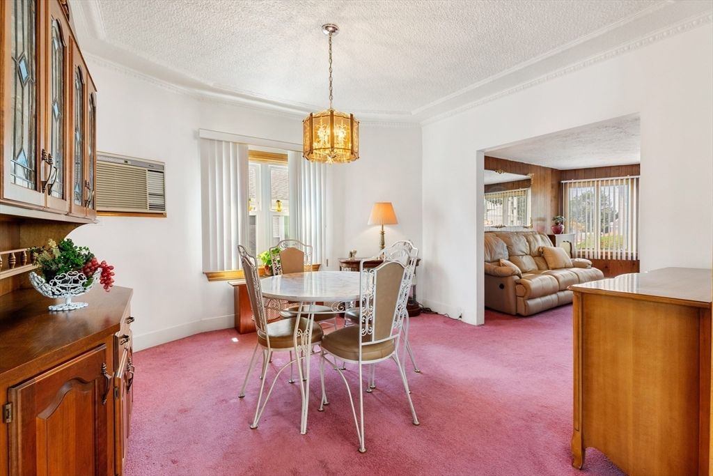 Dining room, Interior, Living room, Pendant Lights