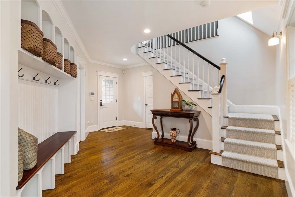 Interior, Pendant Lights, Recessed Lighting, Wood Texture Flooring
