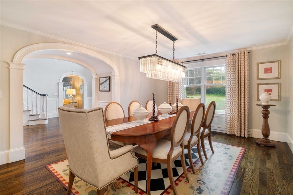 Chandelier, Dining room, Interior, Recessed Lighting, Wood Texture Flooring