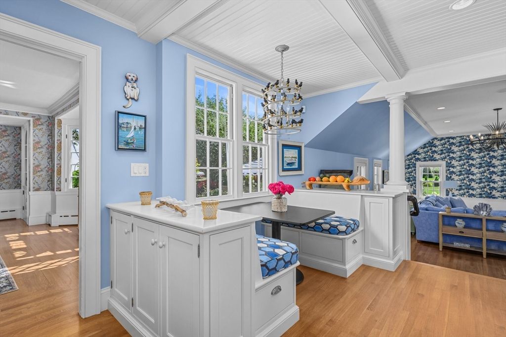 Interior, Pendant Lights, Recessed Lighting, Wood Texture Flooring