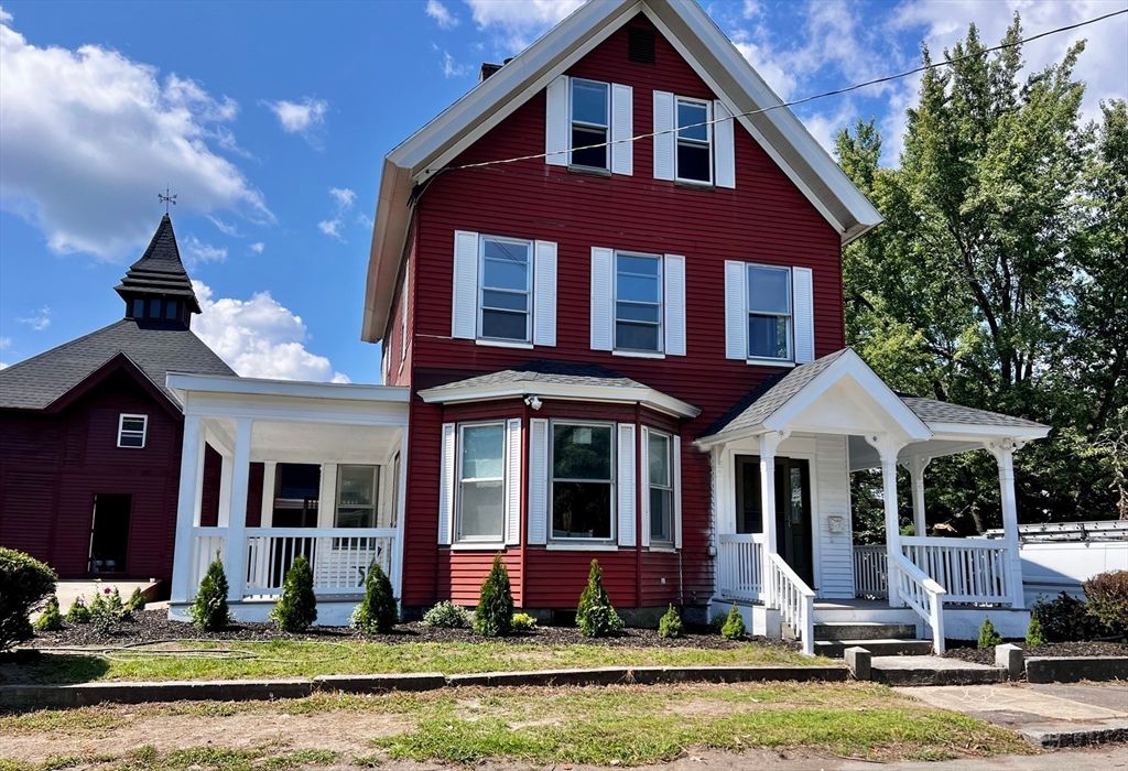 Exterior, Facade, Queen Anne Victorian