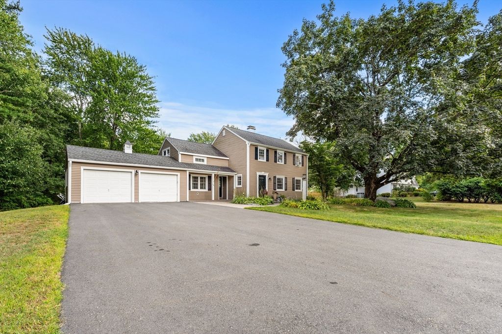 Attached, Backyard, Exterior, Facade, Georgian