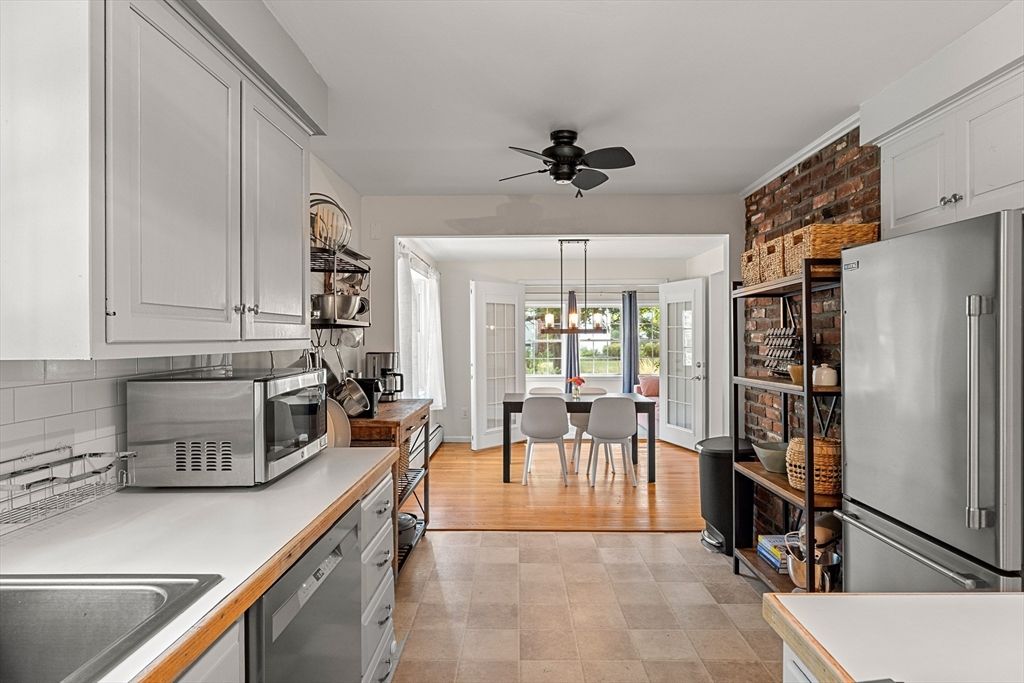 Dining room, Interior, Kitchen, Pendant Lights, Stone Walls, Wood Texture Flooring
