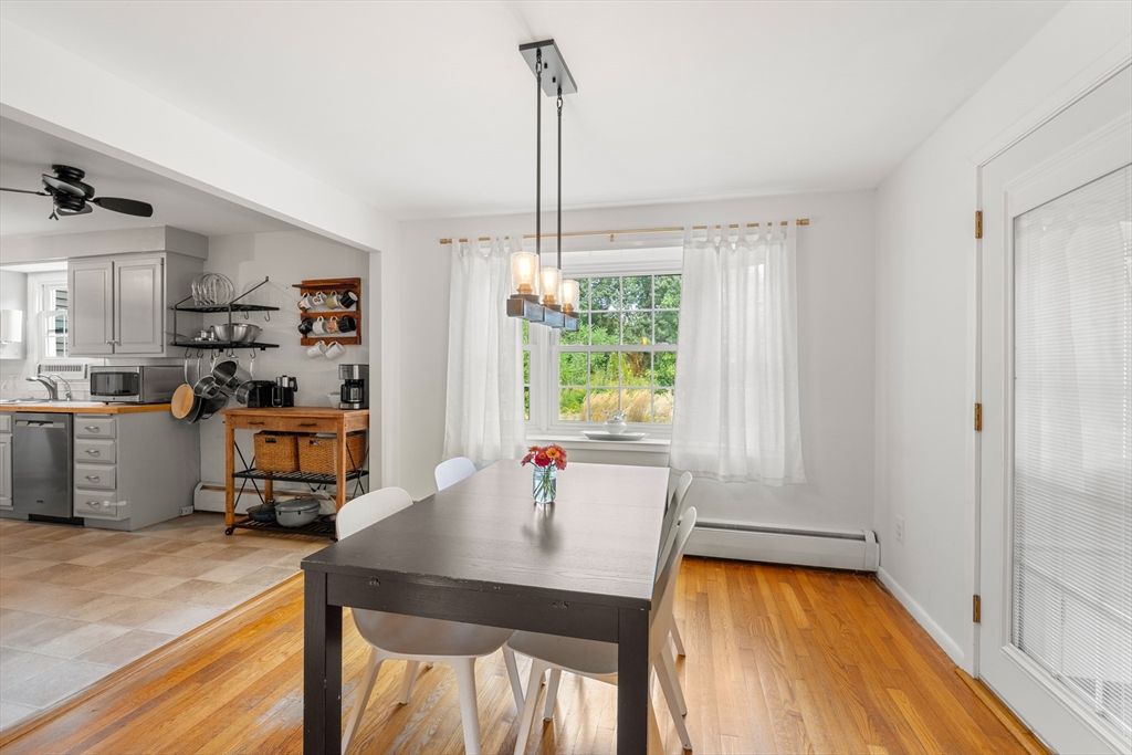 Dining room, Interior, Kitchen, Pendant Lights, Wood Texture Flooring
