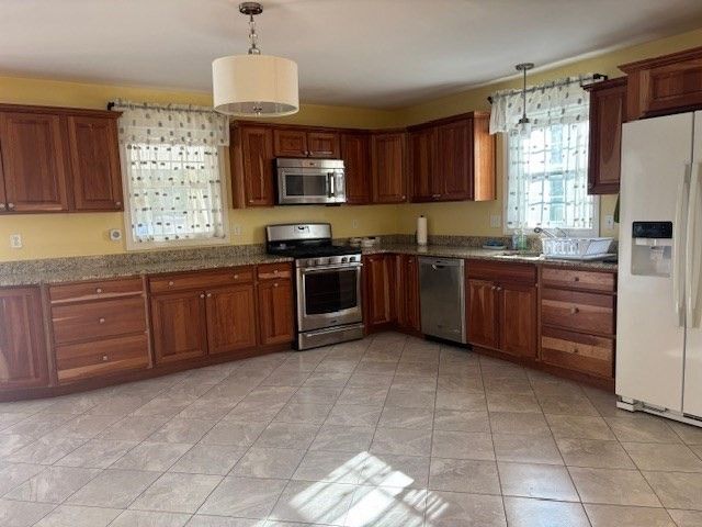 Interior, Kitchen, Pendant Lights, Stainless Steel Appliances