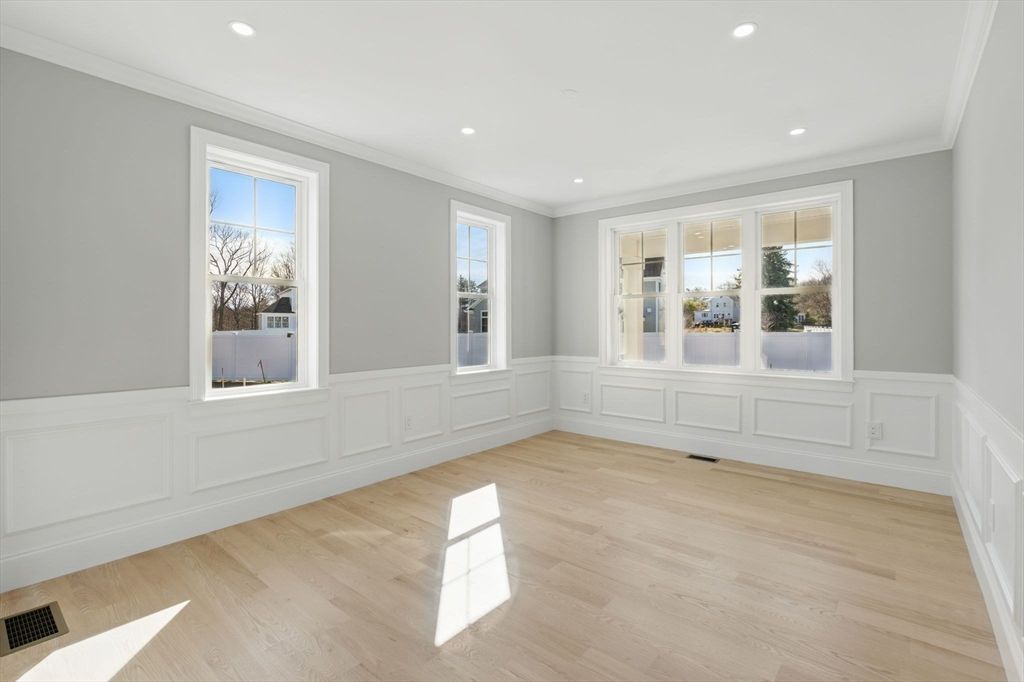 Empty room, Interior, Recessed Lighting, Wood Texture Flooring