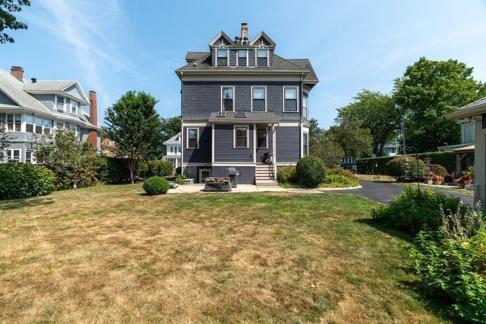Backyard, Exterior, Facade, American Foursquare
