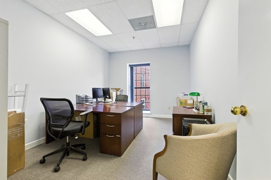 Home Office, Interior