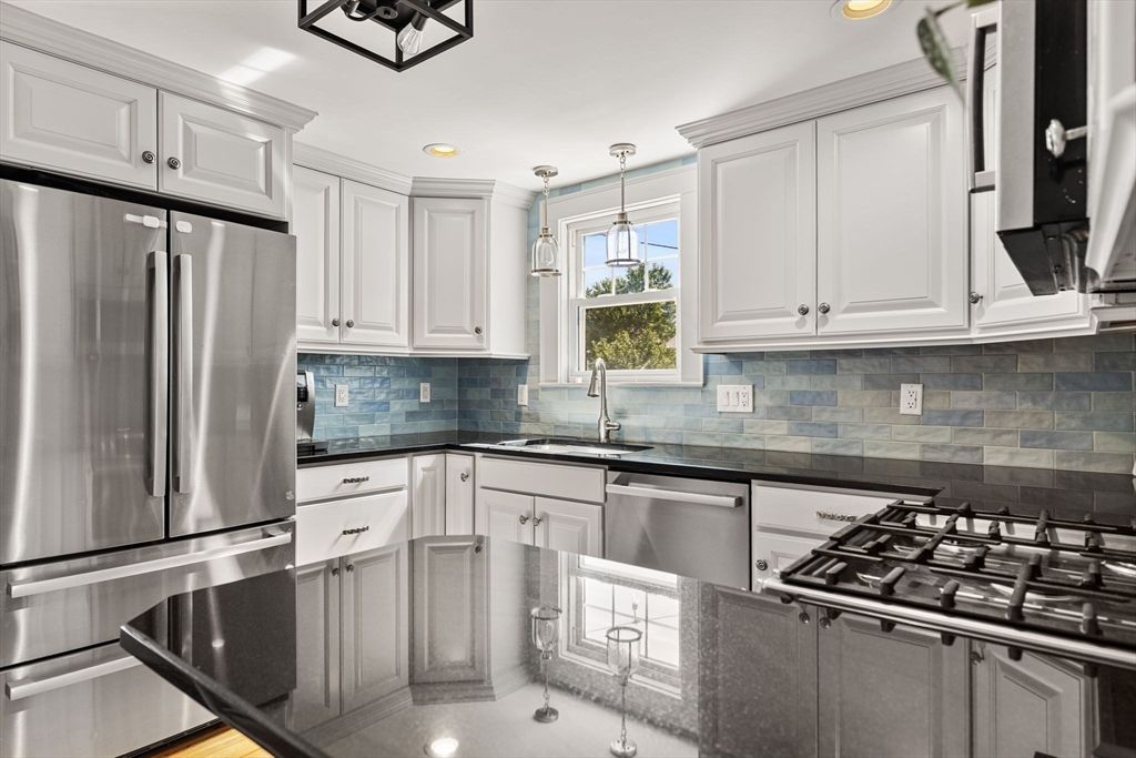 Interior, Kitchen, Pendant Lights, Recessed Lighting, Stainless Steel Appliances