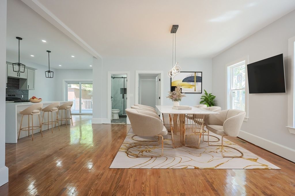 Dining room, Interior, Kitchen, Pendant Lights, Recessed Lighting, Wood Texture Flooring