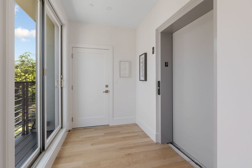 Elevator, Interior, Wood Texture Flooring