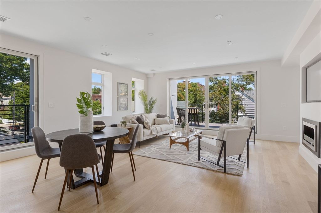 Dining room, Interior, Living room, Recessed Lighting, Wood Texture Flooring