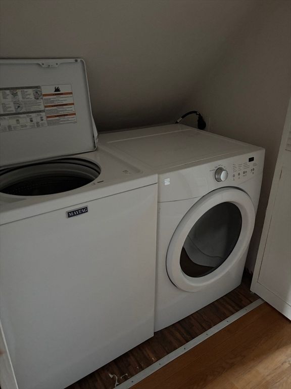 Interior, Utility Closets, Washer, Wood Texture Flooring